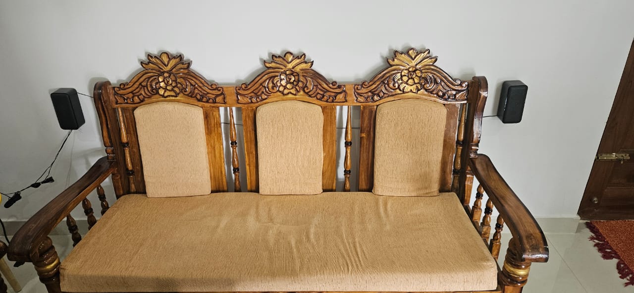 Sofa before repairing